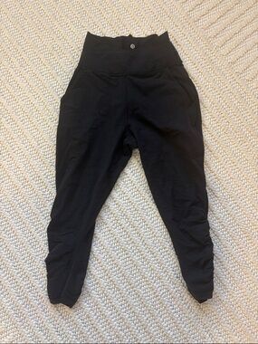 LULULEMON Womens cropped leggings